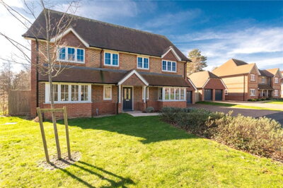 Property on TN33 9DU