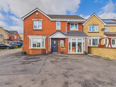 Property on Pwll Yr Allt, CF82 8FR