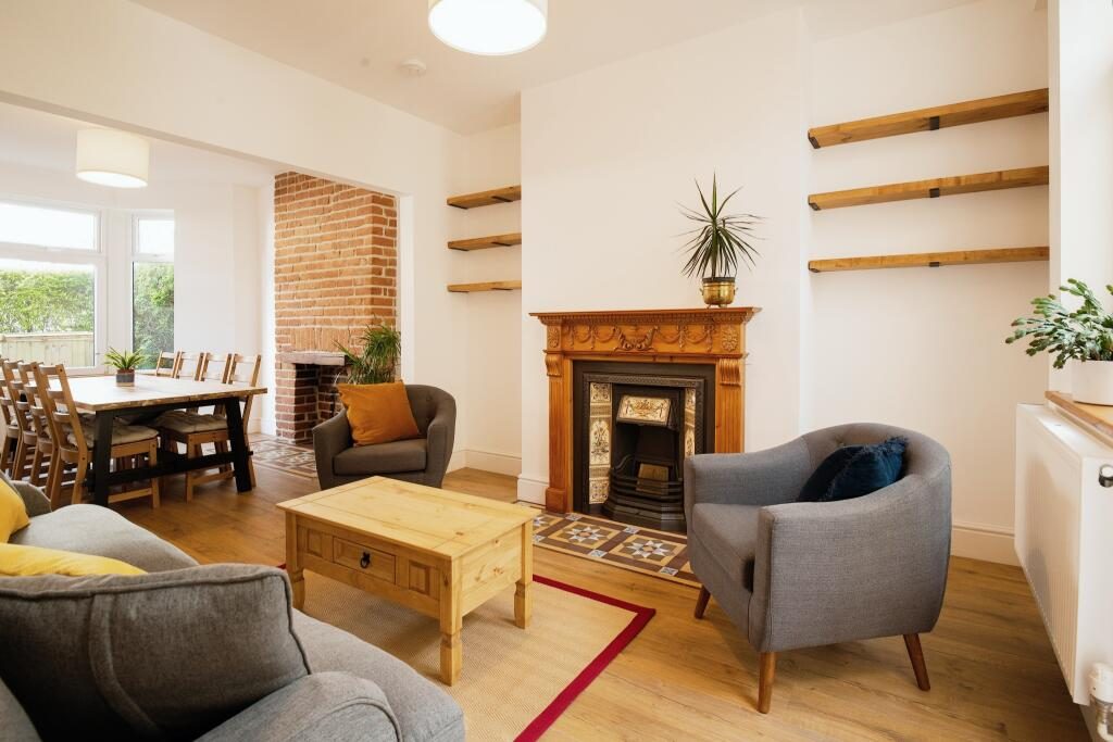 Terraced House