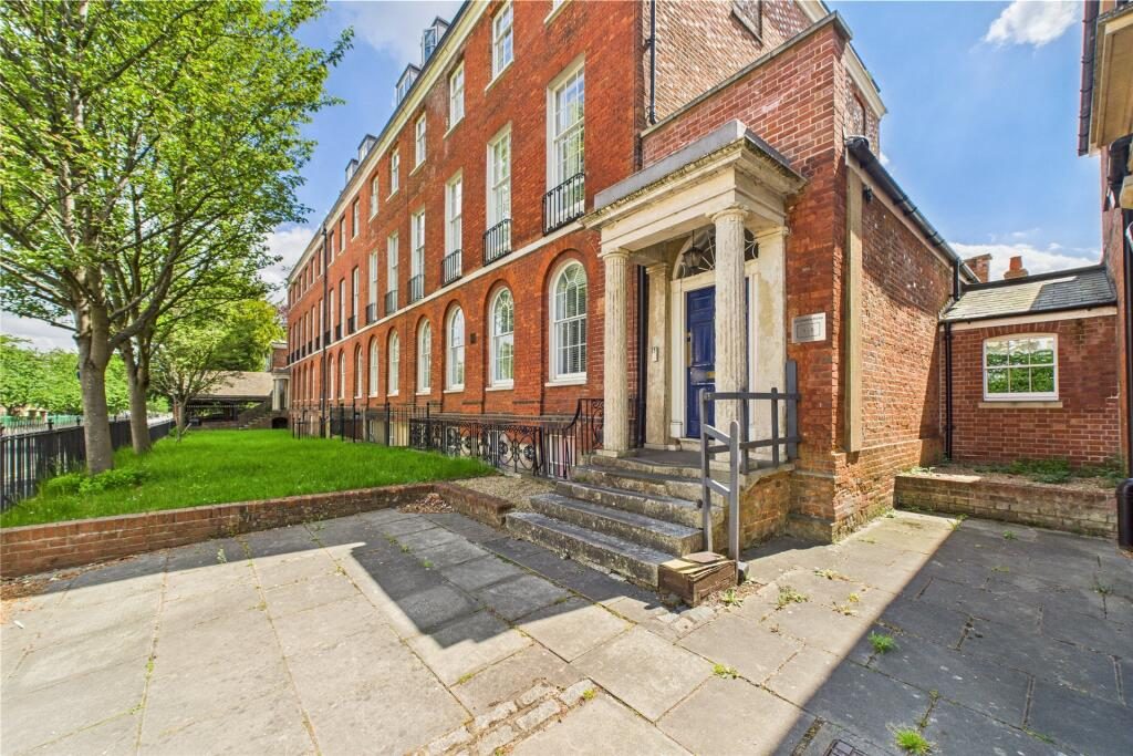 Property main image