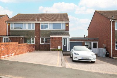 Property on Avonwood Close, BS11 0EG