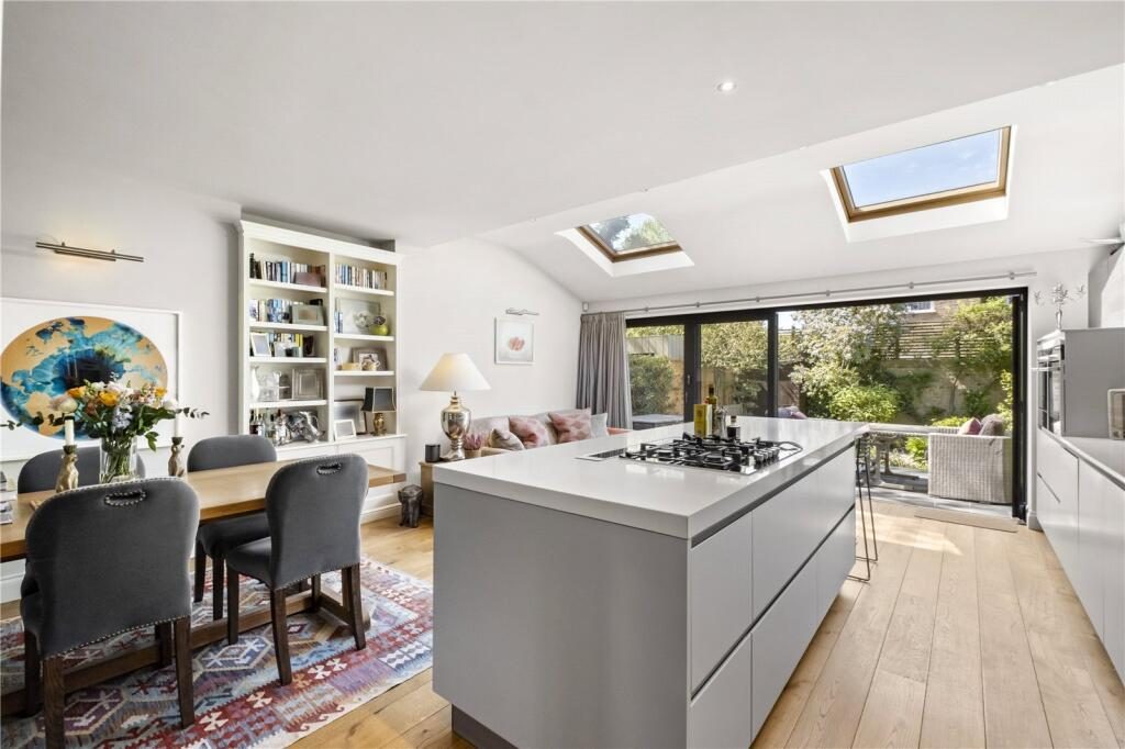 Terraced House