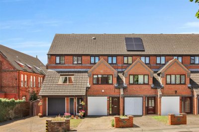 Property on Park Road, NN10 0LH