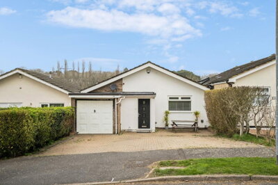 Property on On The Hill, WD19 5DR