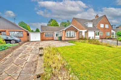 Property on Fordbrook Lane, WS3 4BW