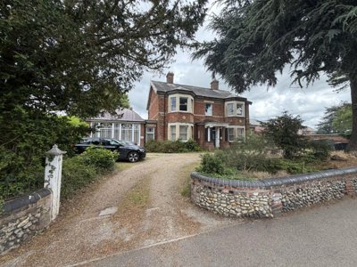 Property on NR20 3AS