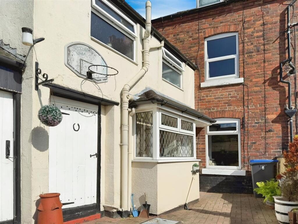 Terraced House