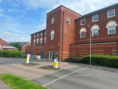Property on Alder Meadow, CV34 6JY