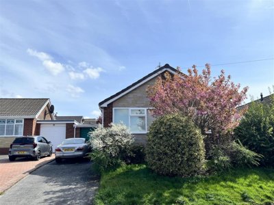 Property on Pine Grove, SK16 5EQ