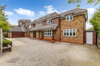 Property on Wood End Road, AL5 3EE