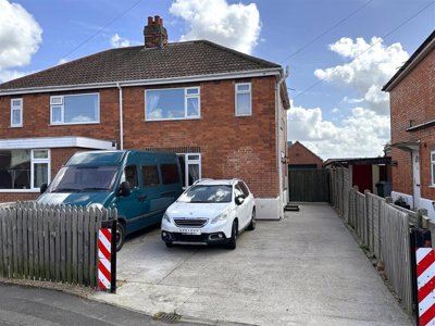 Property on Marsh Lane, NG24 4TG