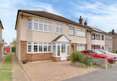 Property on The Glen, RM13 9NS