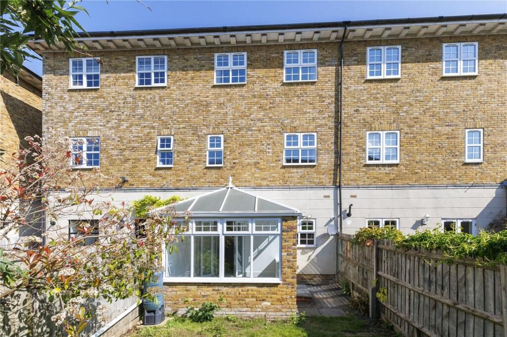 Terraced House