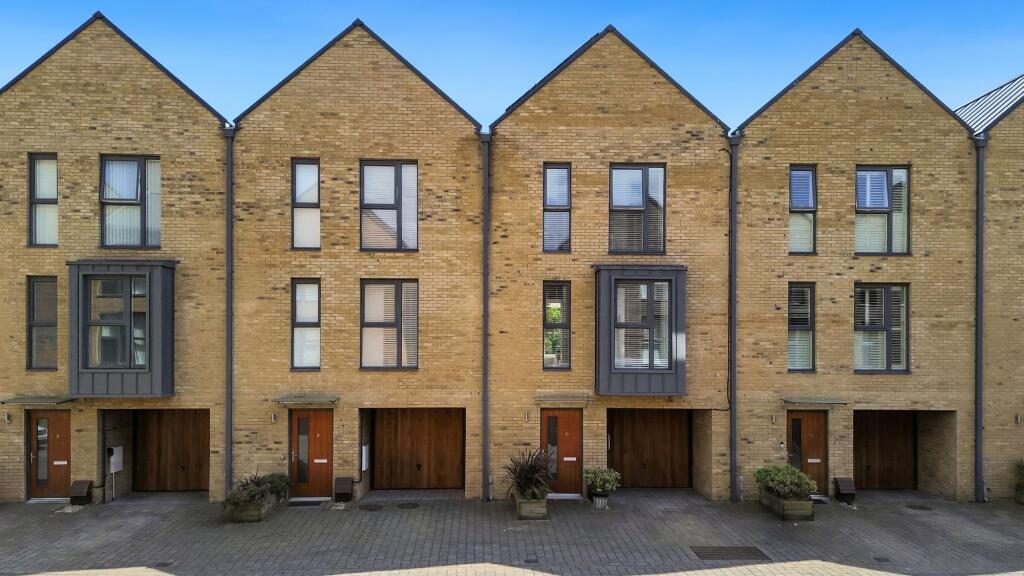 Terraced House