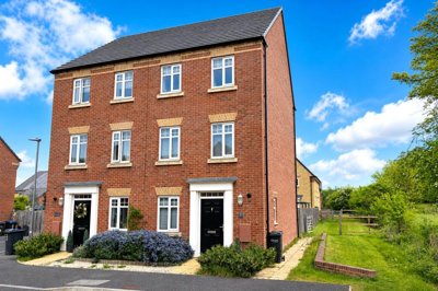 Property on Freestone Grove, BA13 3ZN