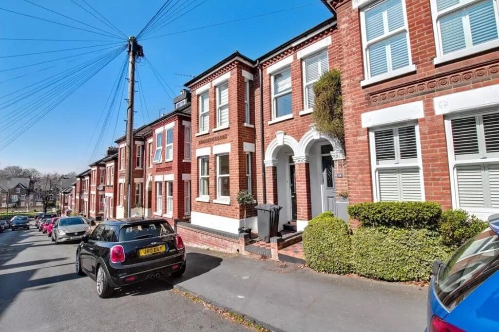 Terraced House