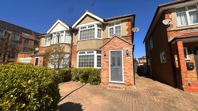 Property on Staines Road, TW14 8DF