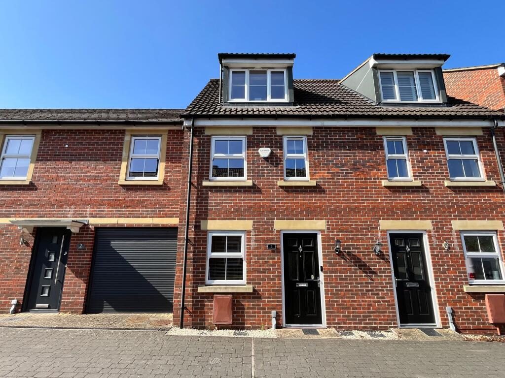 Terraced House