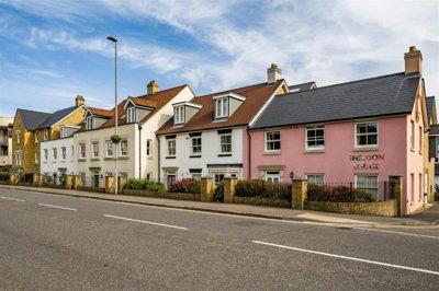 Property on High Street, HP4 1FP
