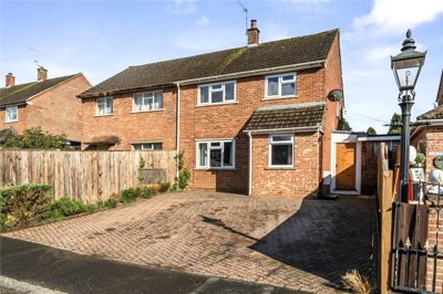 Property on GU35 8PF