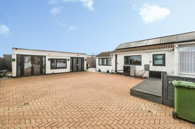 Property on West Park Drive, WF8 3HX