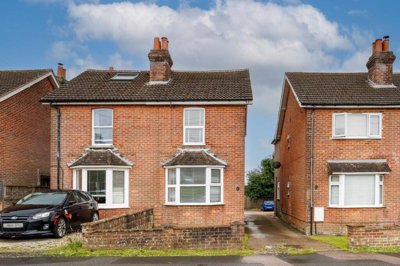 Property on Stone Cross Road, TN6 3DF