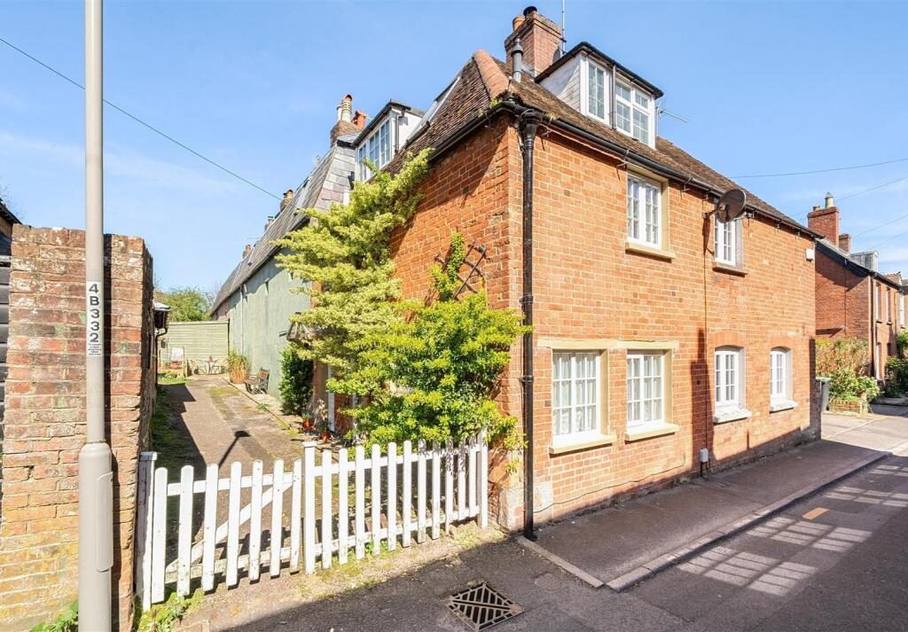 Terraced House