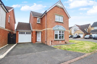 Property on Glenwood Drive, EH48 3TU