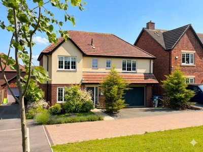 Property on Trinity Close, NN11 4RN