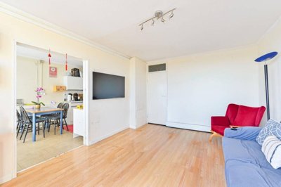 Property on Clapham Road, SW9 0HT