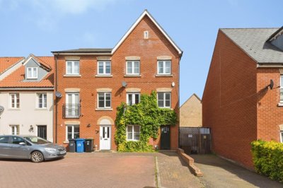 Property on Fulham Way, IP1 4FB