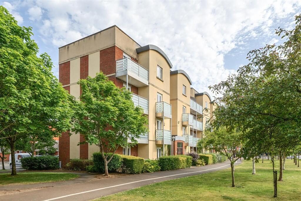 Property main image
