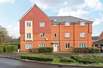 Property on RG12 8BL