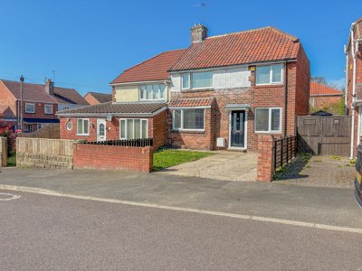 Property on Cragside Gardens, NE11 0AQ