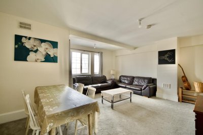 Property on Cheyne Close, NW4 3NH