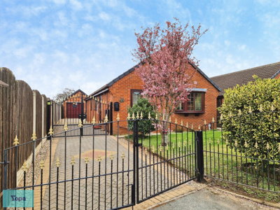 Property on Broadwater Drive, DN7 4EY