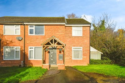 Property on Basingstoke Close, SN5 8RB