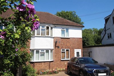 Property on Crescent Road, EN4 9RE