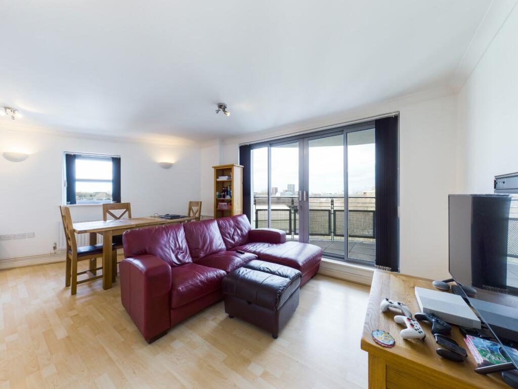 Property main image