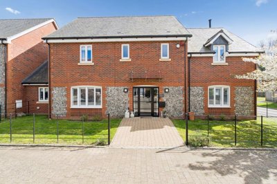 Property on Lendon Grove, HP23 4FA