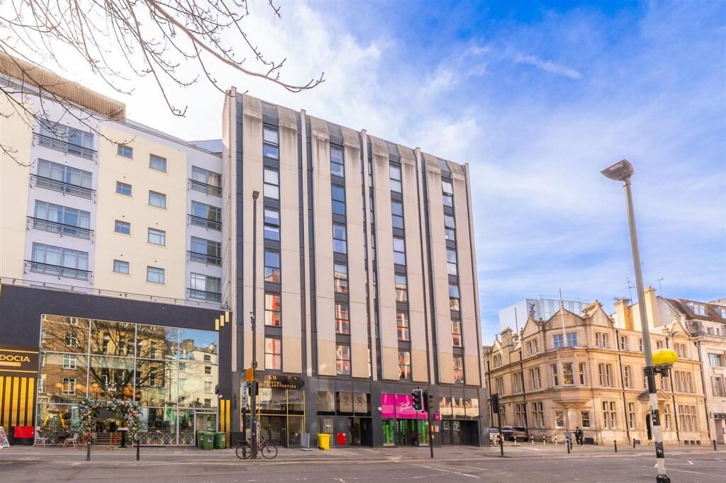 Property main image