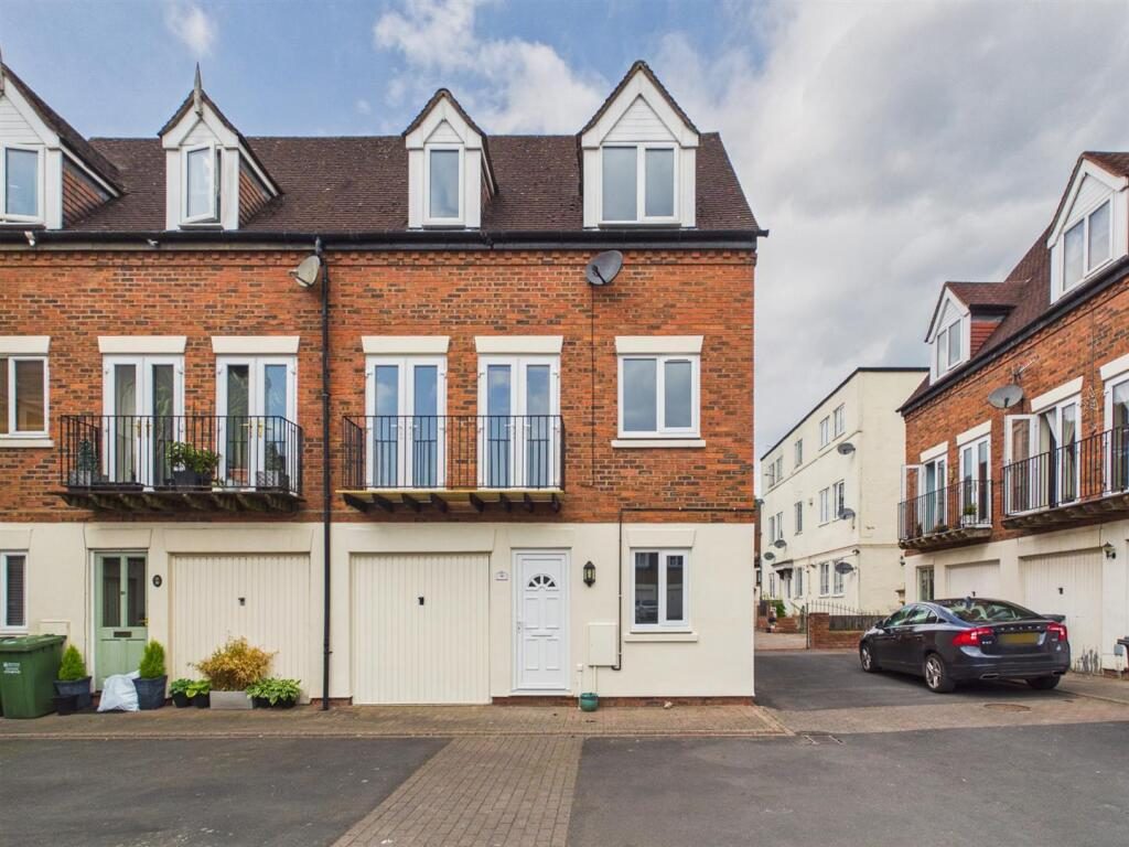Terraced House