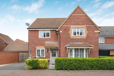 Property on SN25 4EH