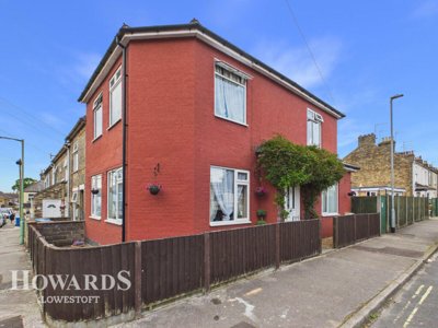 Property on Essex Road, NR32 2HQ