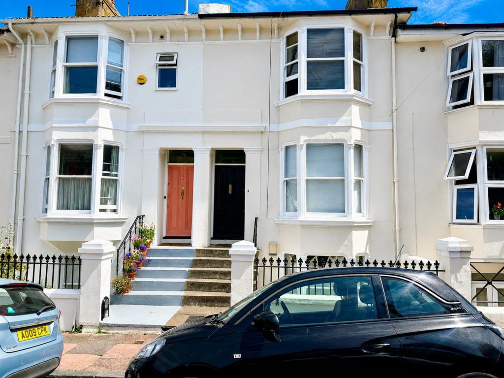 Property main image