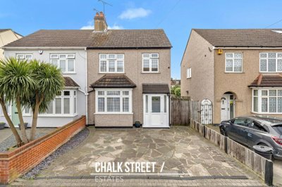 Property on Standen Avenue, RM12 6AA