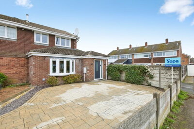 Property on The Pastures, DE11 0US