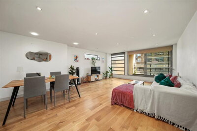 Property on Garden Walk, EC2A 3EW