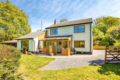 Property on SA43 2QU