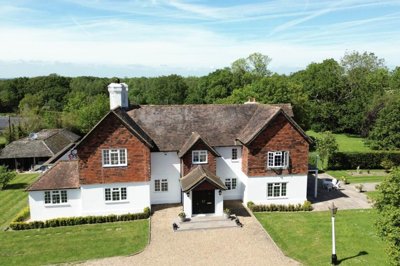 Property on RH13 8NT